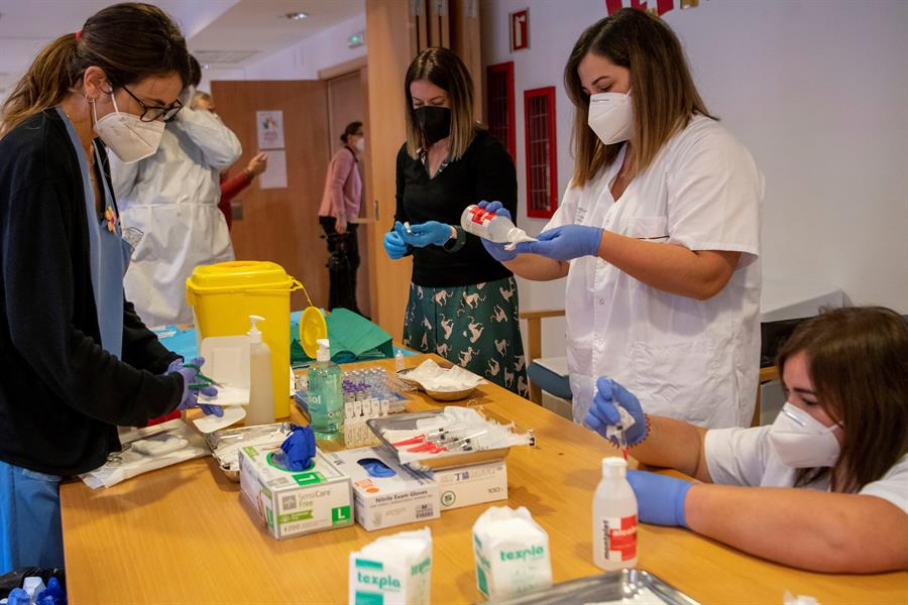 Administración de la vacuna de Pfizer frente al COVID-19