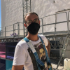 Jesús Mateos, Brea, comienza a pintar el mural homenaje a los héroes de la pandemia