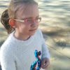 Emma sale al parque cuando no hay nadie