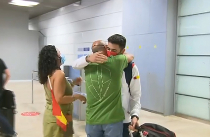 Alberto Ginés con sus padres