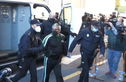 Bernardo Montoya llegando a los juzgados de Huelva