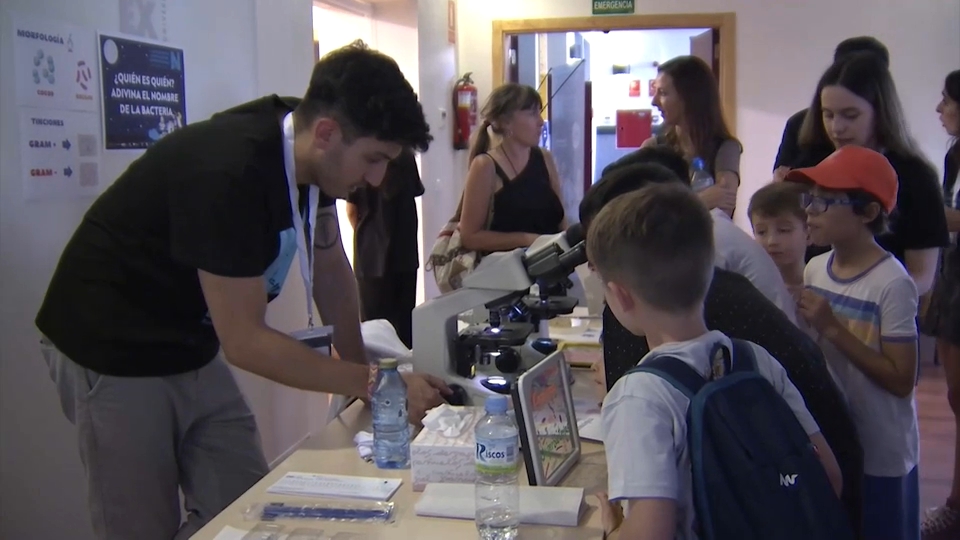 Celebración de la 'Noche de los investigadores' en Badajoz