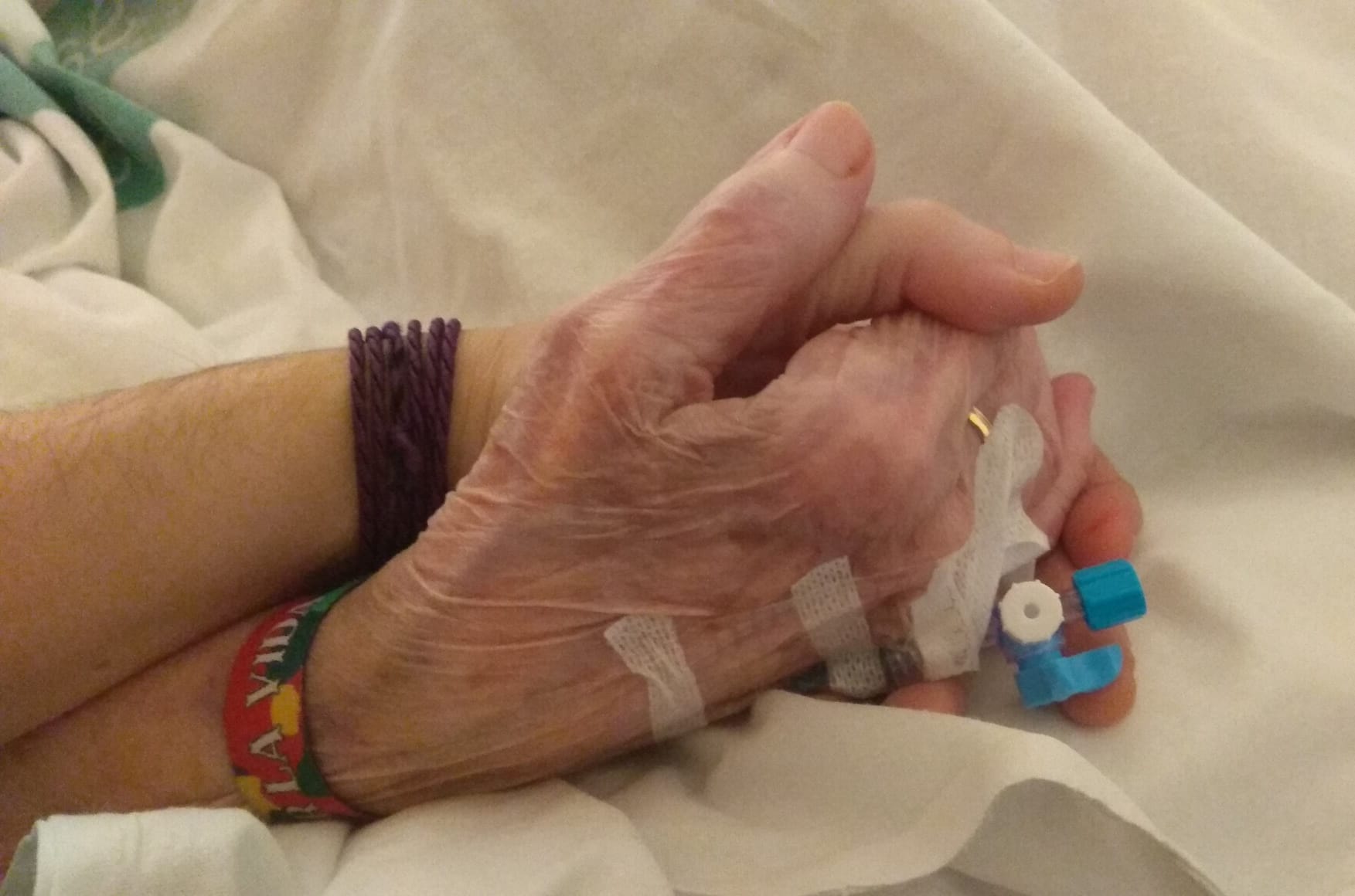 Apretón de manos en un hospital