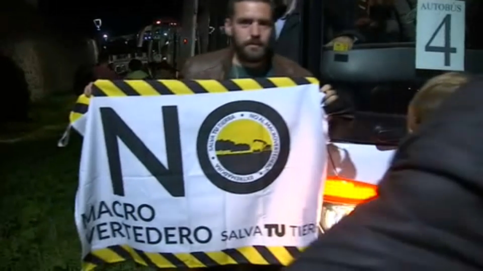 manifestacion en jerez contra el macrovertedero