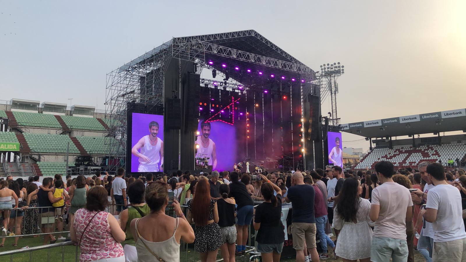 Camilo durante su actuación en Mérida