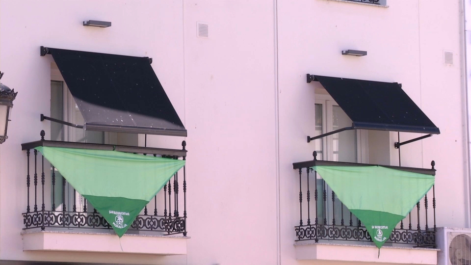 Pañuelos en balcones de Moraleja