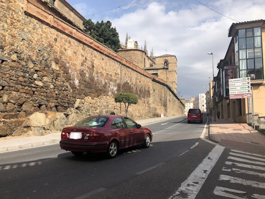 Avenida Calvo Sotelo. Plasencia.
