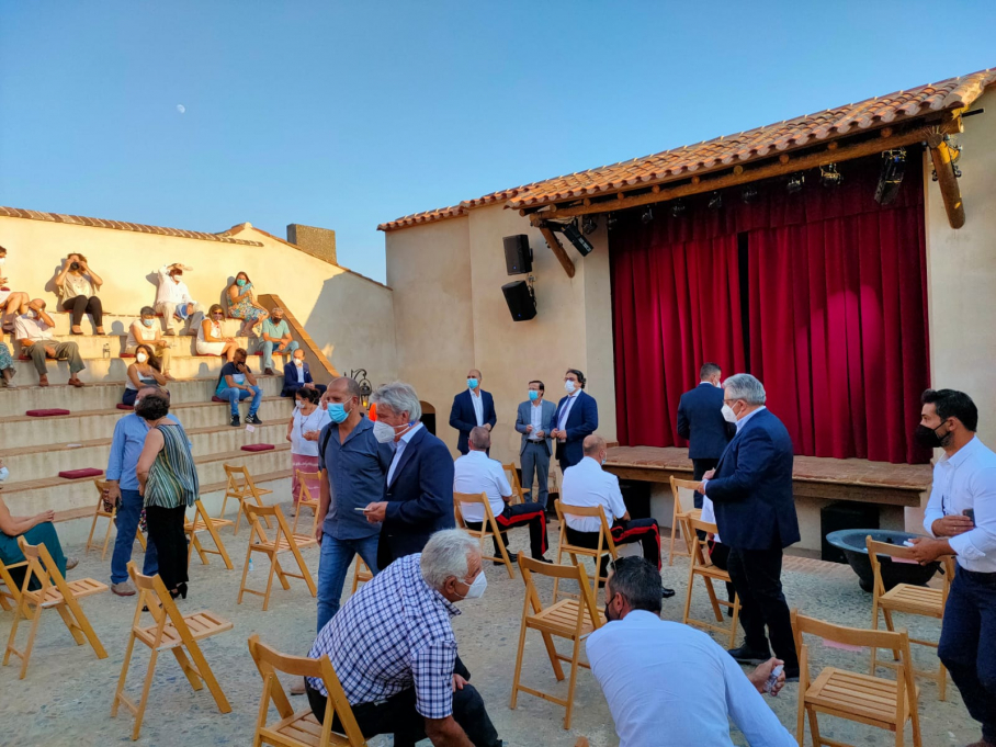 Inauguración del nuevo teatro de corrala