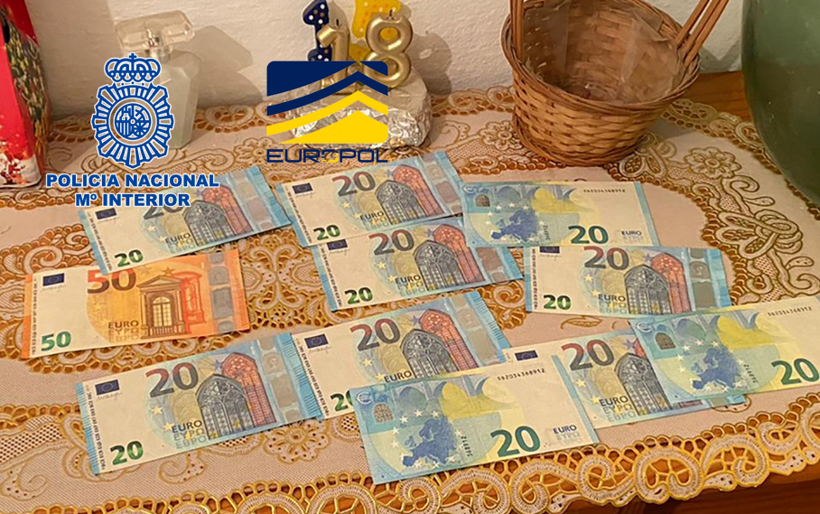 Billetes falsos intervenidos en la operación