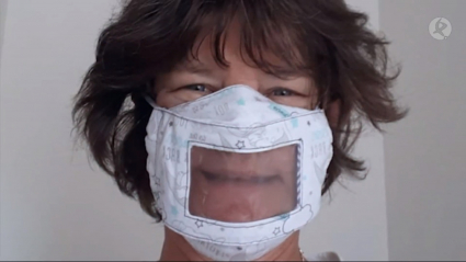 Mascarilla con transparencia