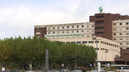 Fachada del Hospital Universitario de Badajoz