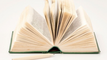diccionario abierto al medio