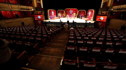 Detalle del patio de butacas del Teatro Real antes del inicio del Sorteo Extraordinario de la Lotería de Navidad.