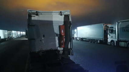 Camiones parados cerca de Calais