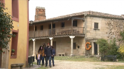 Turistas en Granadilla (Cáceres)