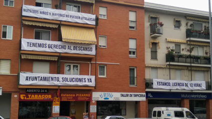 Los vecinos se quejan del ruido que produce el estanco