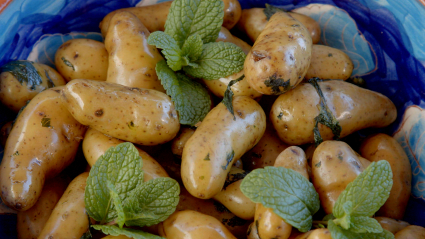 Patatas con hierbabuena