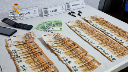 Dinero intervenido en la operación