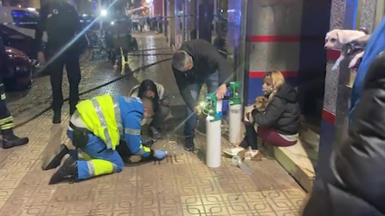 La actuación de estos bomberos salvando a unos perros