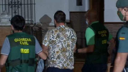 Eugenio Delgado llegando a su vivienda para la primera reconstrucción de los hechos que ocurrieron la noche que desapareció Manuela Chavero