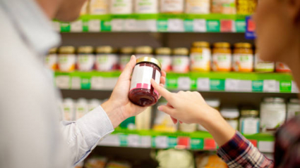 Leer la etiqueta de los productos que compramos es un gesto útil.
