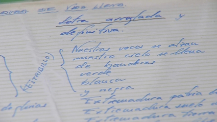 Manuscrito de la letra del himno de Extremadura.