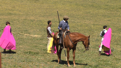 Antigüedad Tentadero de Machos Garrochista Gonzalo Higuero Acoso y Derribo Tierra de Toros Canal Extremadura