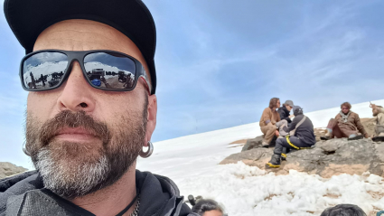 David Moreno en el rodaje de La sociedad de la nieve