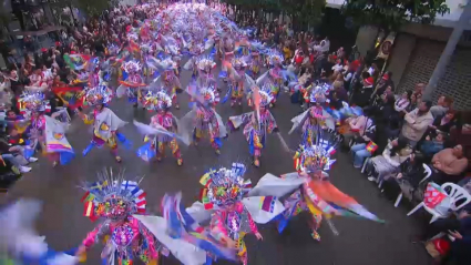 Desfile de comparsas el martes de carnaval en Badajoz