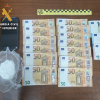 Imagen de la droga y resto de efectos intervenidos por la Guardia Civil