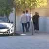 Momento en el que uno de los acusados queda en libertad con cargos