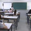 Aula con alumnos guardando la distancia de seguridad