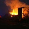 Imagen del camión incendiado en la N-523
