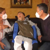Víctor junto a sus padres.