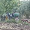 Tractor que conducía fallecido que resultó atrapado por la rueda