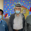 Abuelos disfrazados de payasos en la residencia Real de Navalmoral