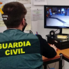 Guardia Civil inspeccionando una de las imágenes del caso