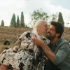 Miguel Ángel Muñoz junto a su tata en el Teatro Romano de Mérida