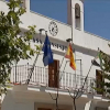 Fachada de un ayuntamiento extremeño, a quienes van destinadas las ayudas de la Junta