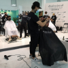 Corte de pelo en la Feria de la Belleza de Badajoz