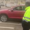 Piquetes del paro de transportistas dirigiéndose al presidente de la Junta de Extremadura, Guillermo Fernández Vara
