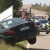Coche siendo remolcado en el lugar del atropello mortal de Valdetorres