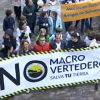 Manifestación contra el vertedero de Salvatierra 