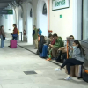 Pasajeros esperando en la estación de tren de Mérida