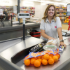 Cajera supermercado Día