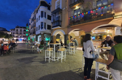 Una terraza en la plaza Mayor de Plasencia