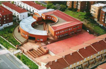 Vista áerea del Colegio El Pilar de Plasencia.