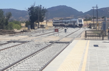 Tren entrando en la estación de Cabeza del Buey