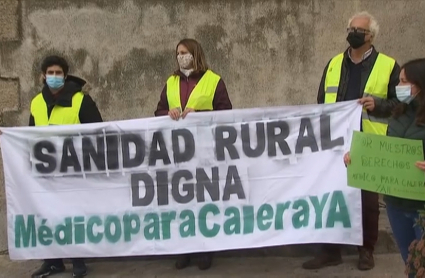 Concentración en Calera de León por una atención médica digna