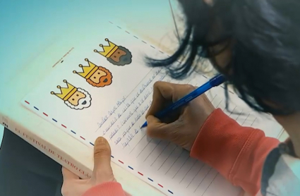 Inma Montero, redactora de Canal Extremadura, escribe la carta de la televisión pública alos Reyes Magos